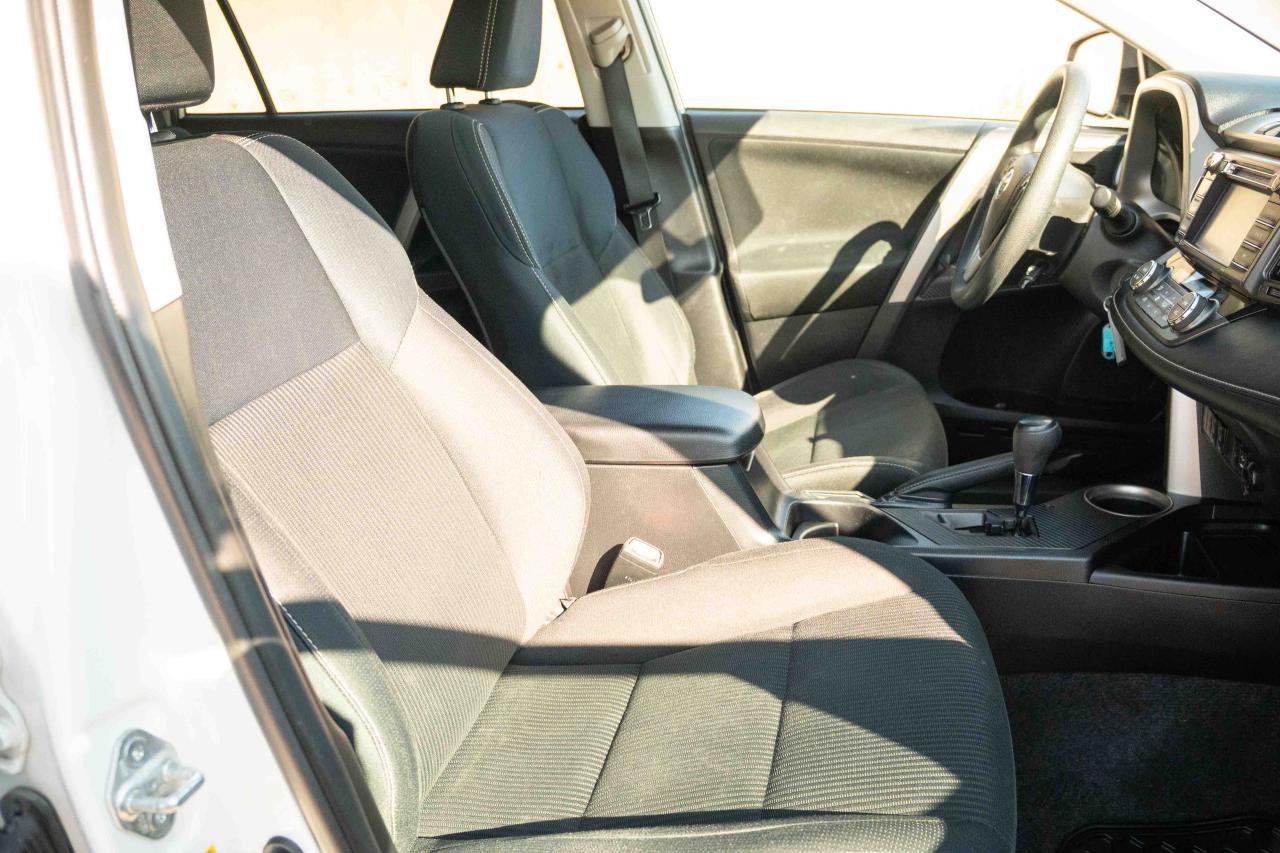 2015 Toyota RAV4 XLE - Photo #50