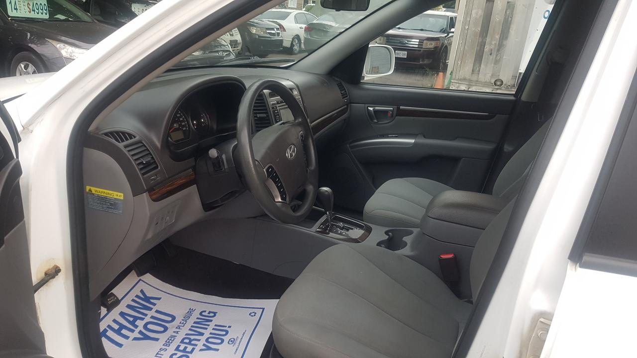 2012 Hyundai Santa Fe GL Premium Photo4