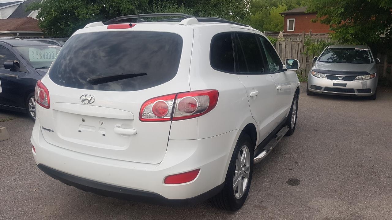 2012 Hyundai Santa Fe GL Premium Photo3