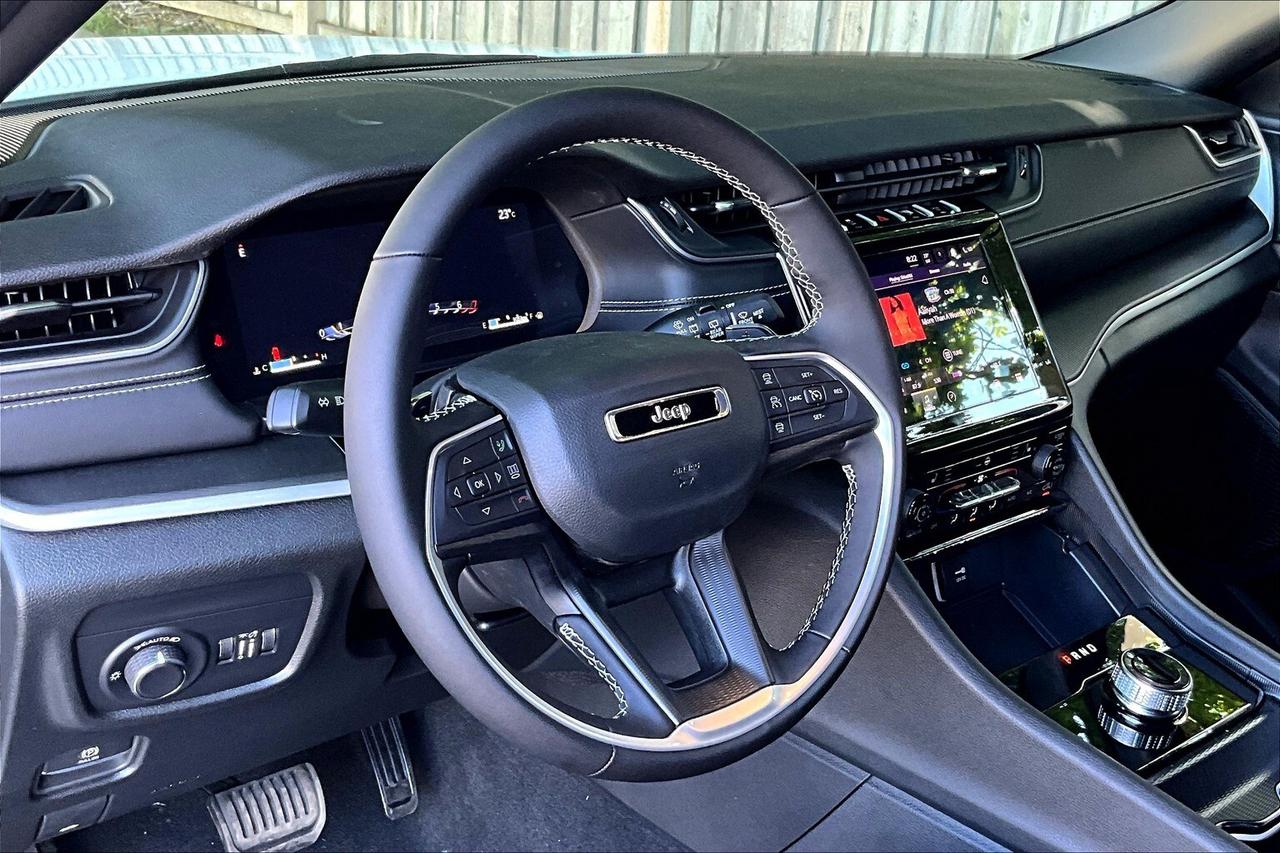 2025 Jeep Grand Cherokee ALTITUDE 4X4 | Leather | 20" Wheels | Sunroof 4X4 Photo