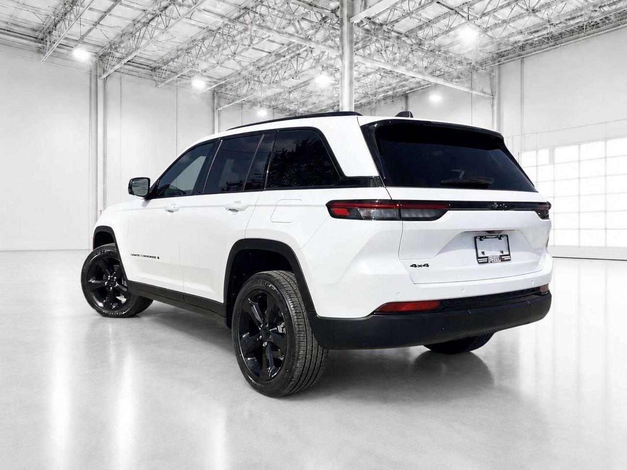 2025 Jeep Grand Cherokee Altitude | Sunroof | SafetyTech |Heated Seats |4X4 Photo