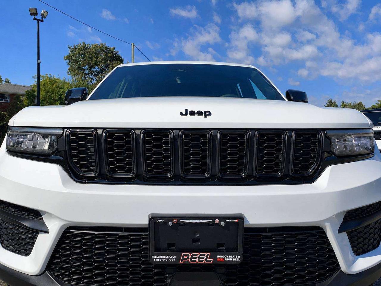 2025 Jeep Grand Cherokee Altitude | Sunroof | SafetyTech |Heated Seats |4X4 Photo