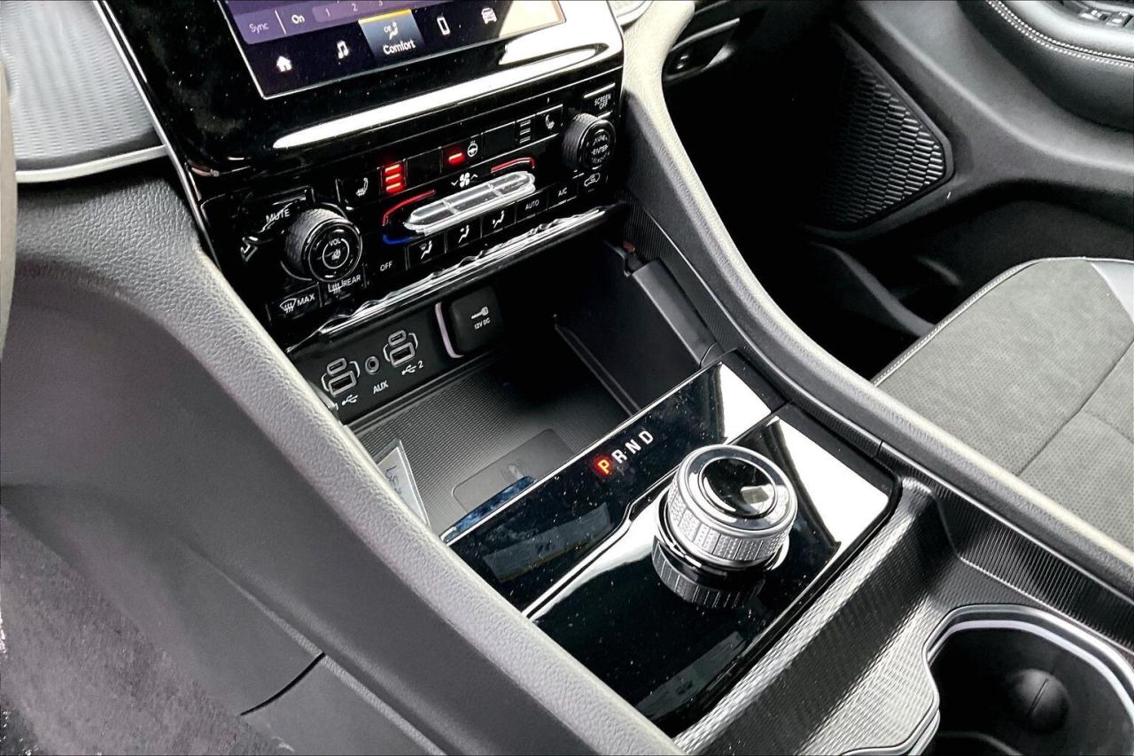 2025 Jeep Grand Cherokee ALTITUDE 4X4  Leather | Power SunRoof | 20" Wheels Photo