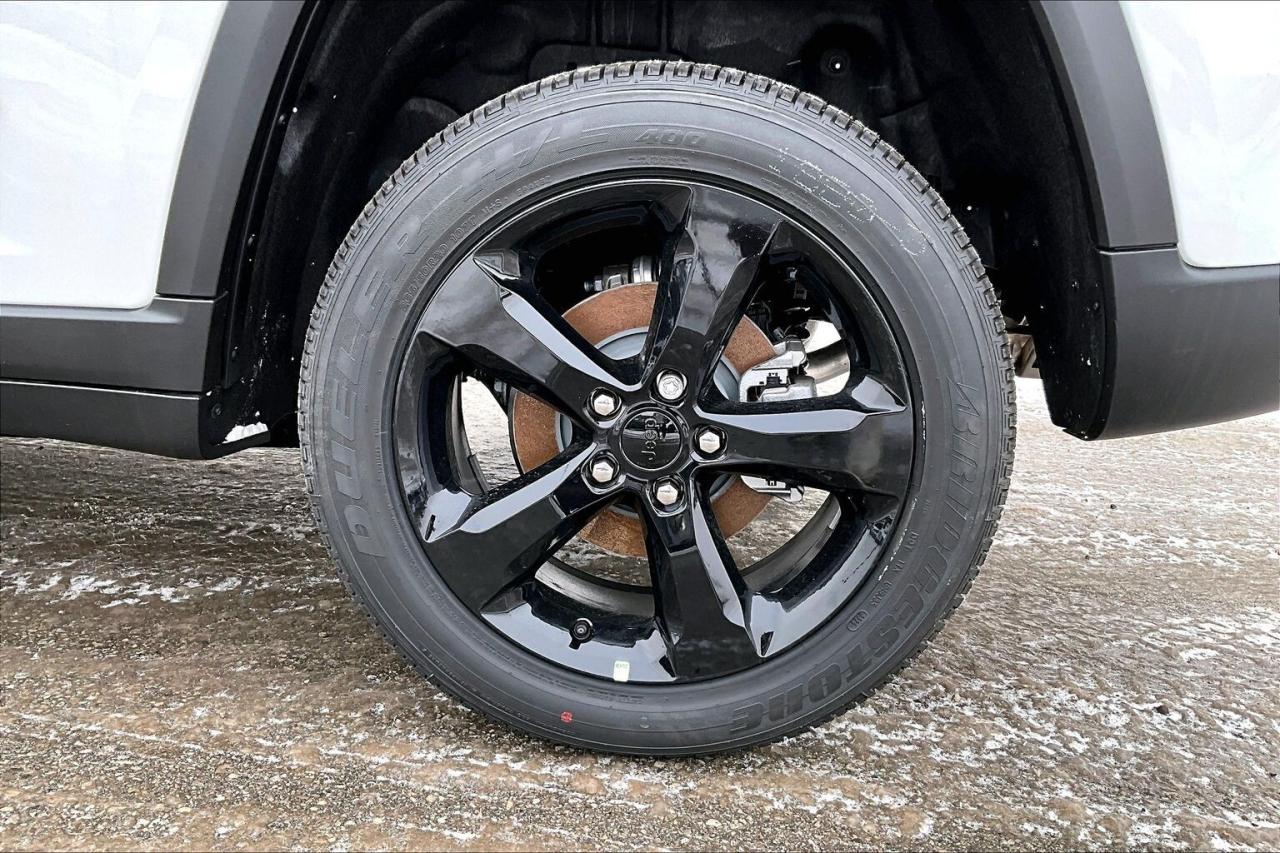 2025 Jeep Grand Cherokee ALTITUDE 4X4  Leather | Power SunRoof | 20" Wheels Photo