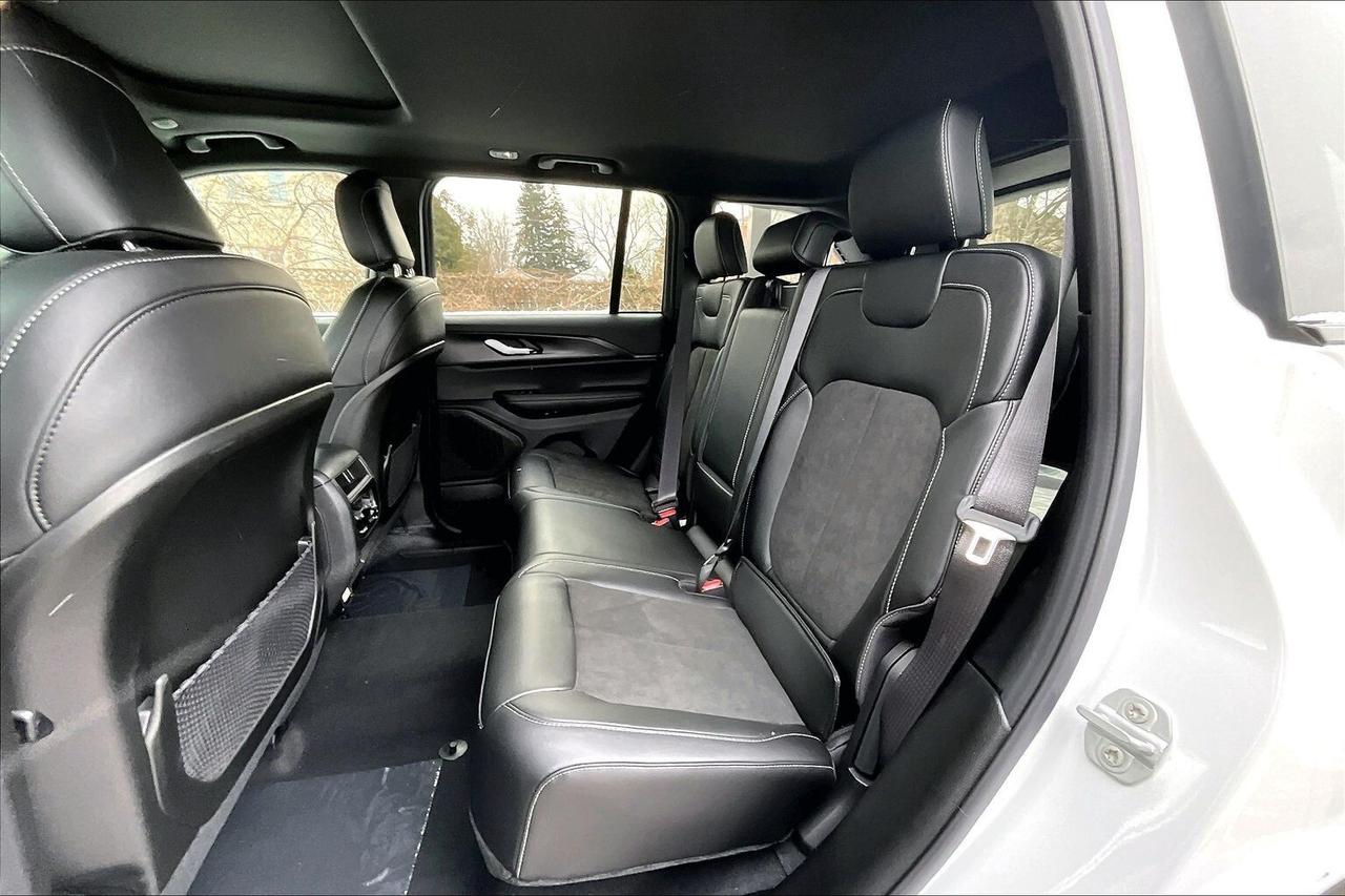 2025 Jeep Grand Cherokee ALTITUDE 4X4  Leather | Power SunRoof | 20" Wheels Photo