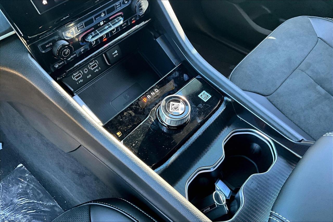 2025 Jeep Grand Cherokee ALTITUDE 4X4 | Leather | Power Sunroof | Side Step Photo