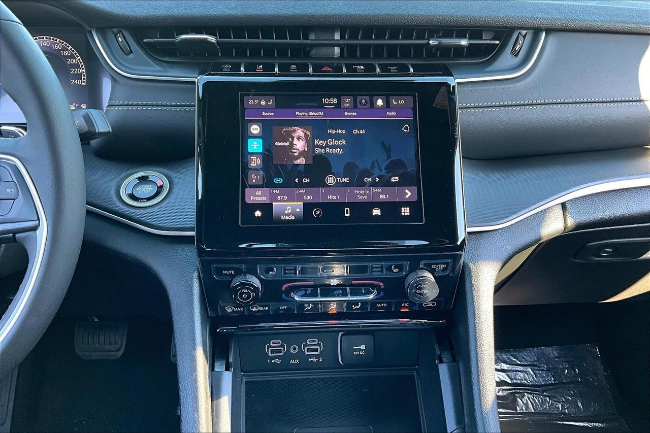 2025 Jeep Grand Cherokee ALTITUDE 4X4 | Leather | Power Sunroof | Side Step Photo