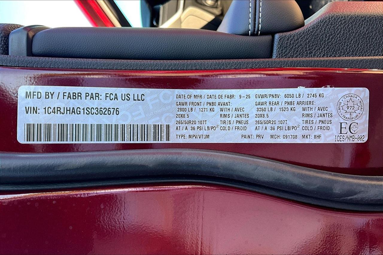 2025 Jeep Grand Cherokee ALTITUDE 4X4 | Leather | Power Sunroof | Side Step Photo