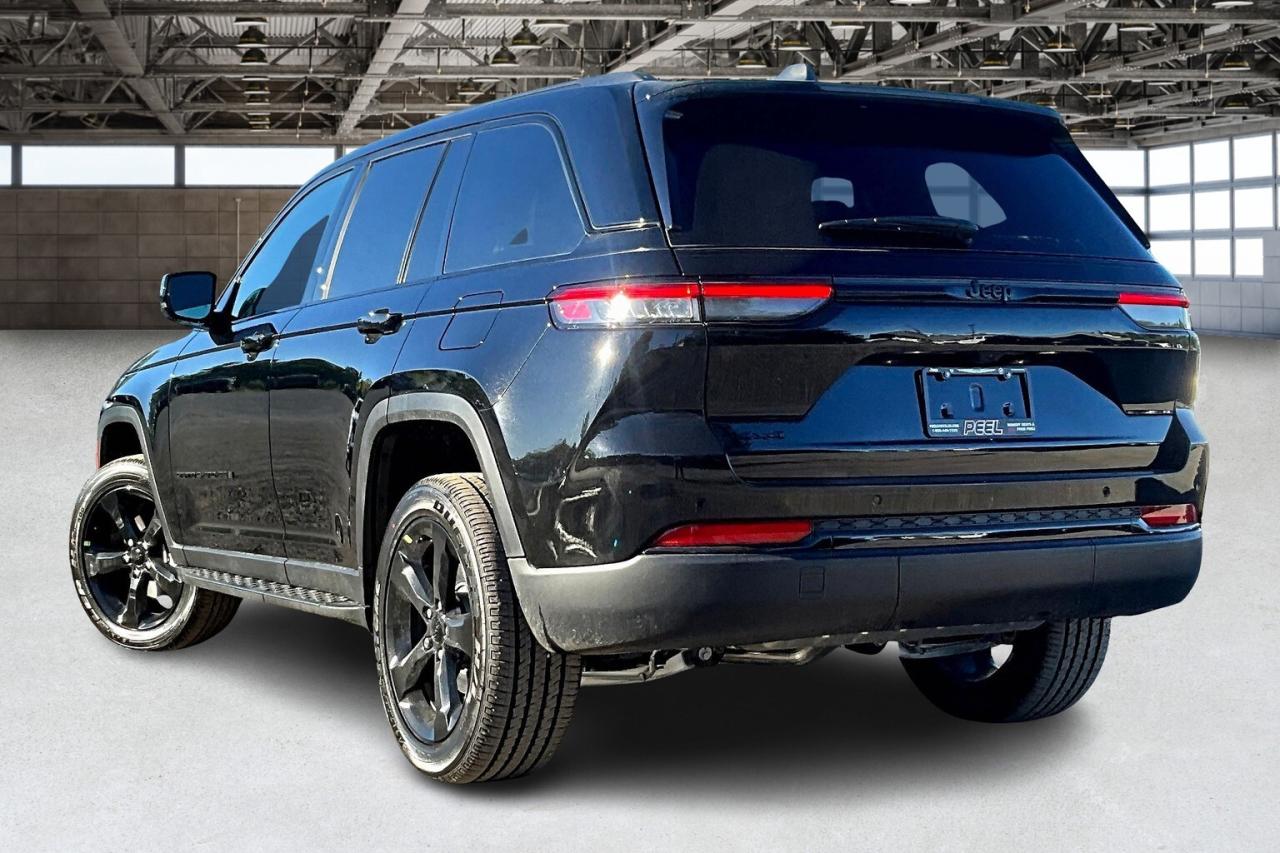 2025 Jeep Grand Cherokee ALTITUDE 4X4 | Side Step | Power Sunroof | Tow Pkg Photo2