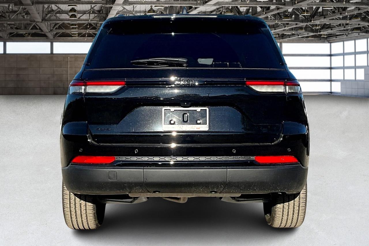 2025 Jeep Grand Cherokee ALTITUDE 4X4 | Side Step | Power Sunroof | Tow Pkg Photo