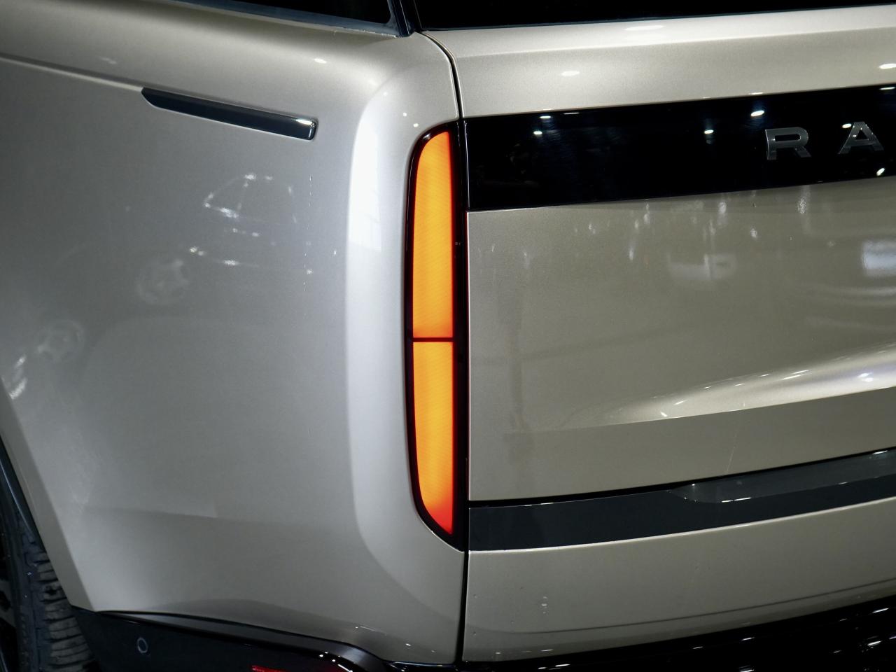 2023 Land Rover Range Rover Autobiography/ANTI THEFT/HUD/PANO/23 IN RIM/7PASS Photo