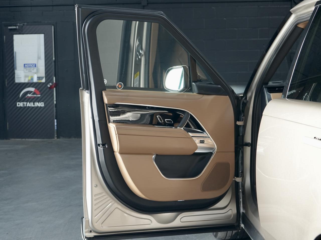 2023 Land Rover Range Rover Autobiography/ANTI THEFT/HUD/PANO/23 IN RIM/7PASS Photo