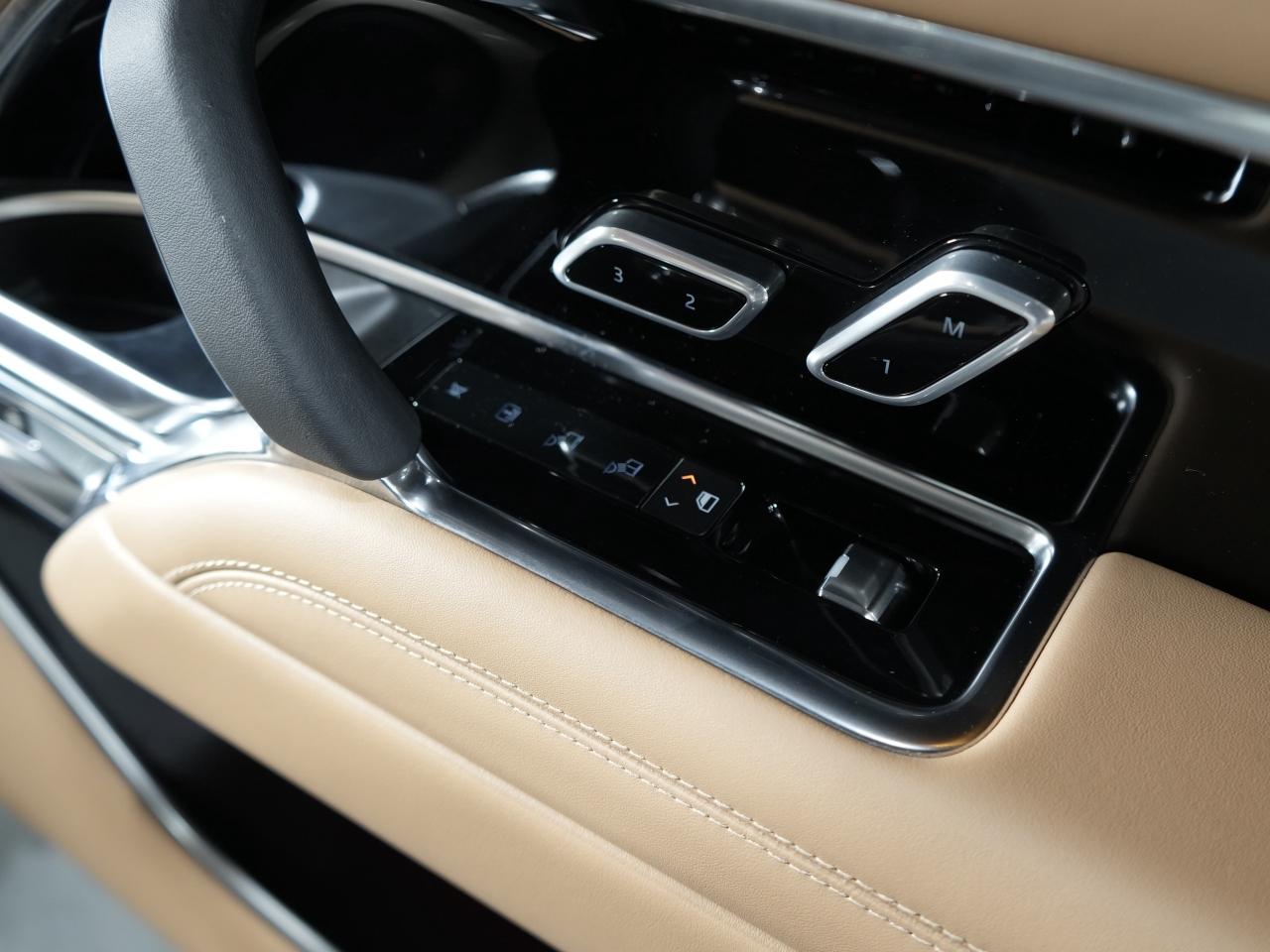 2023 Land Rover Range Rover Autobiography/ANTI THEFT/HUD/PANO/23 IN RIM/7PASS Photo