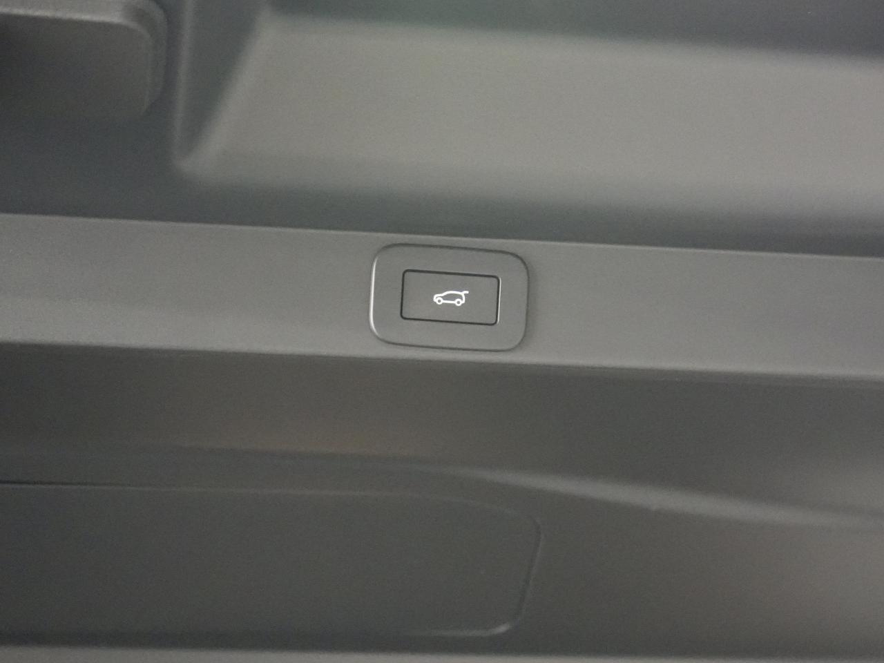 2023 Land Rover Range Rover Autobiography/ANTI THEFT/HUD/PANO/23 IN RIM/7PASS Photo