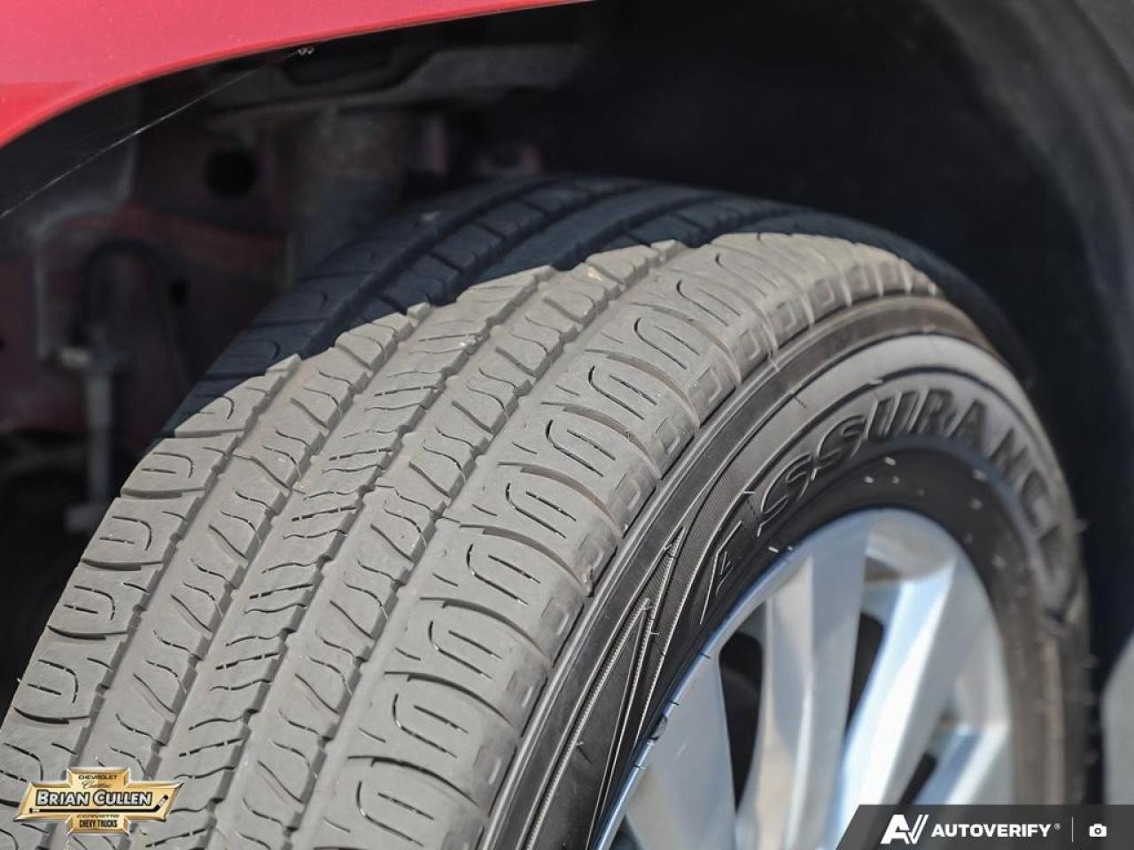 2017 Jeep Cherokee Overland 4WD 4dr Overland Photo