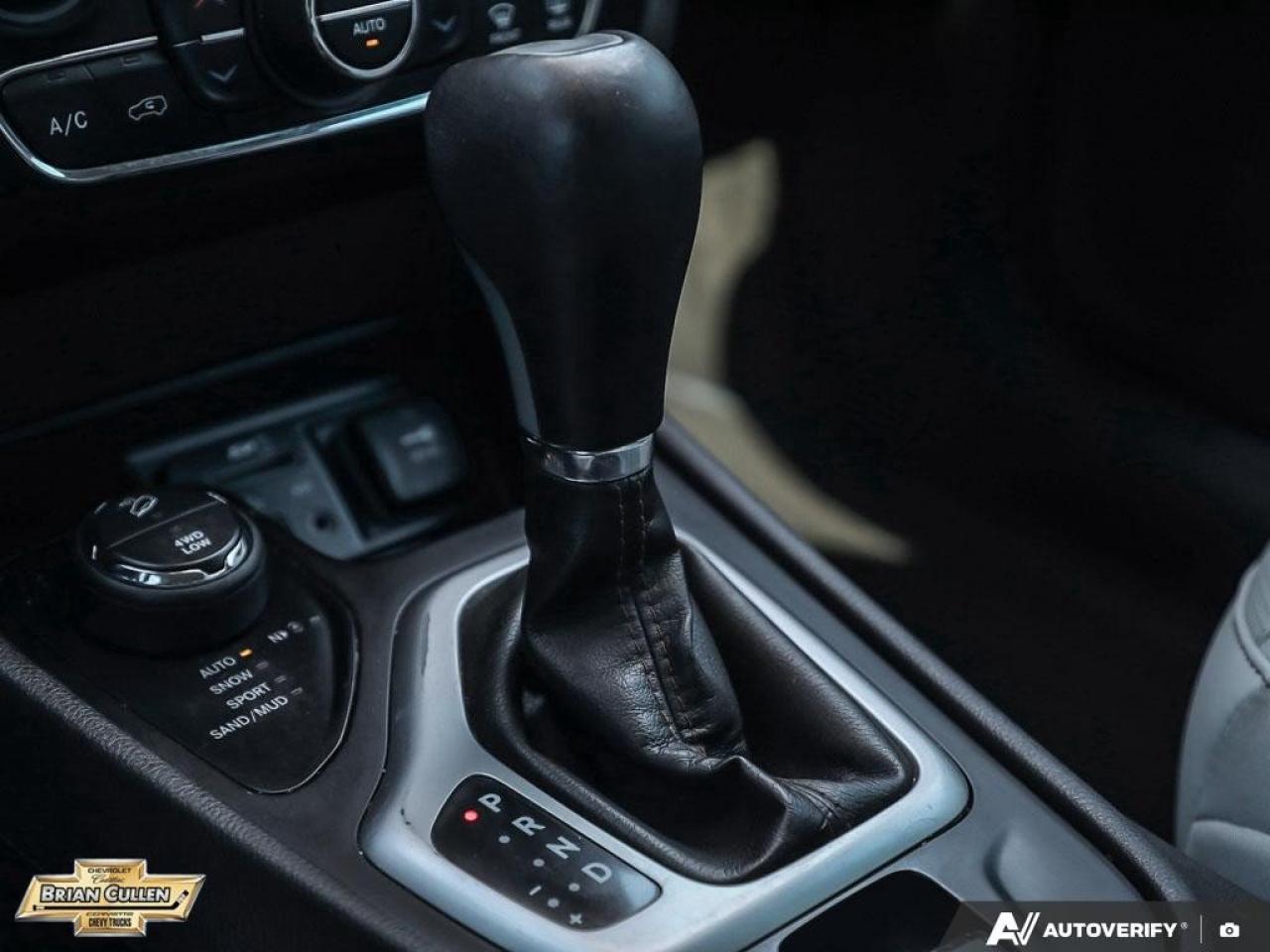 2017 Jeep Cherokee Overland 4WD 4dr Overland Photo