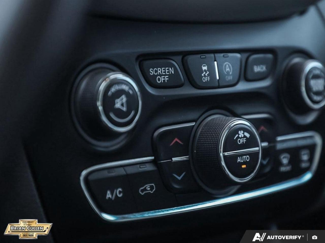 2017 Jeep Cherokee Overland 4WD 4dr Overland Photo