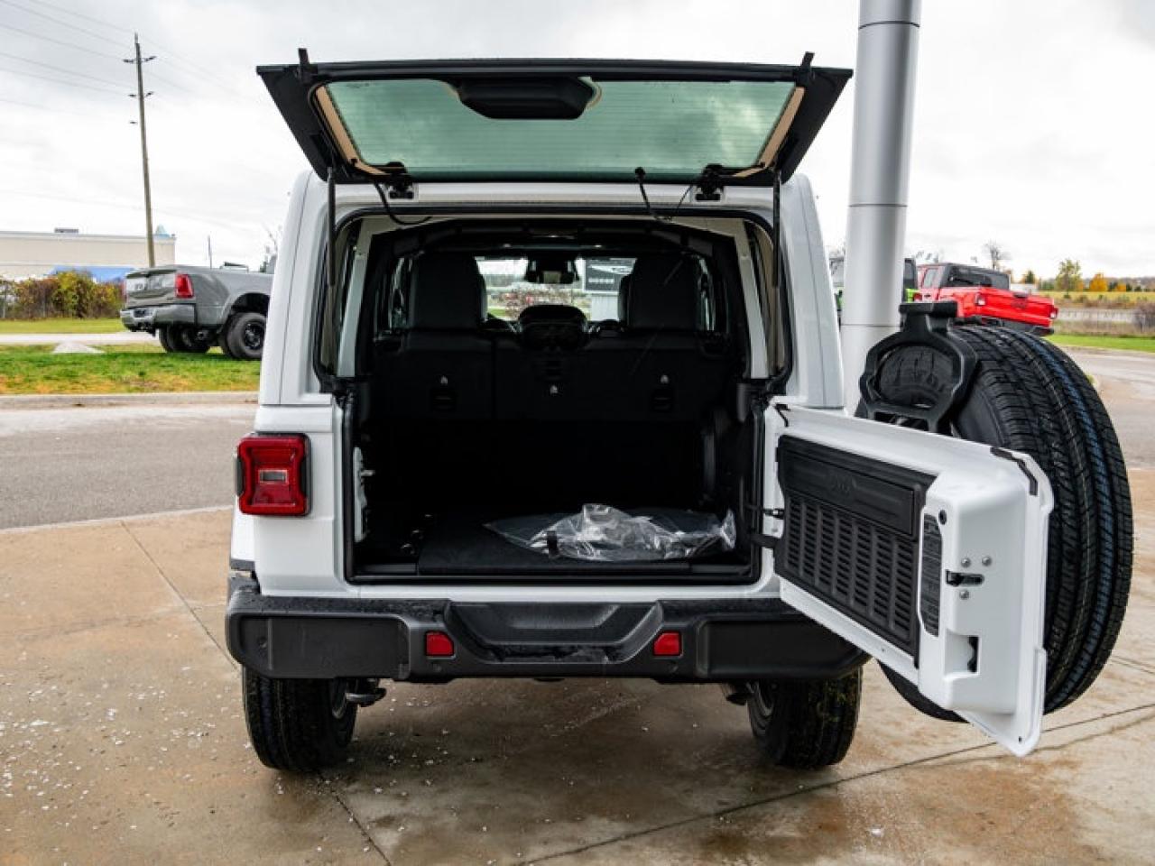 2026 Jeep Wrangler Sahara Photo