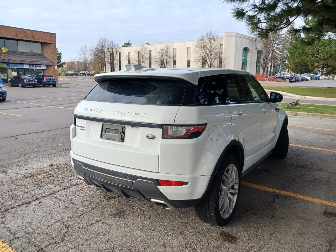 2017 Land Rover Range Rover Evoque HSE Dynamic Photo4