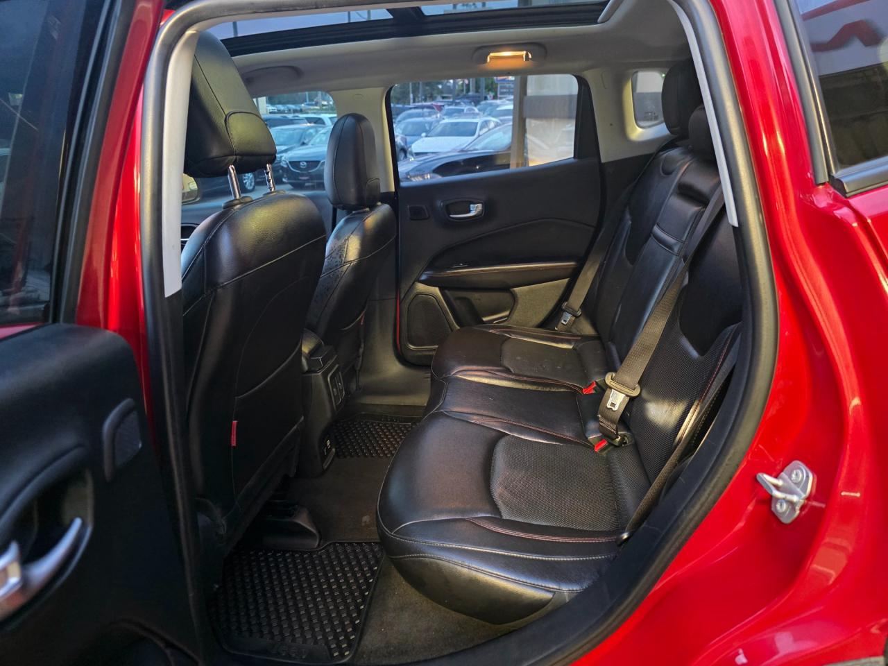 2018 Jeep Compass Trailhawk NAVI | Leather | Sunroof | Backup Camera | Heated Seats Photo