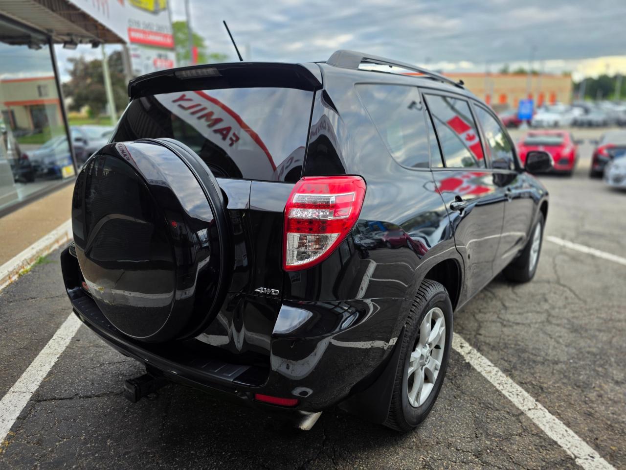 2011 Toyota RAV4 4WD | Excellent Service | Rustproofed Regularly Photo4
