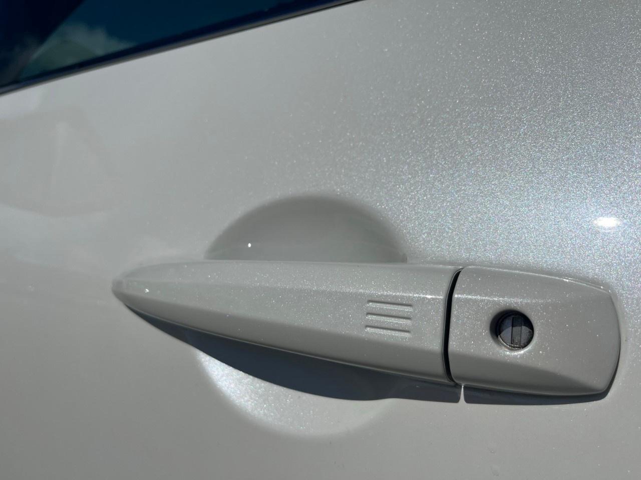 2023 Nissan Pathfinder Platinum 4WD Photo