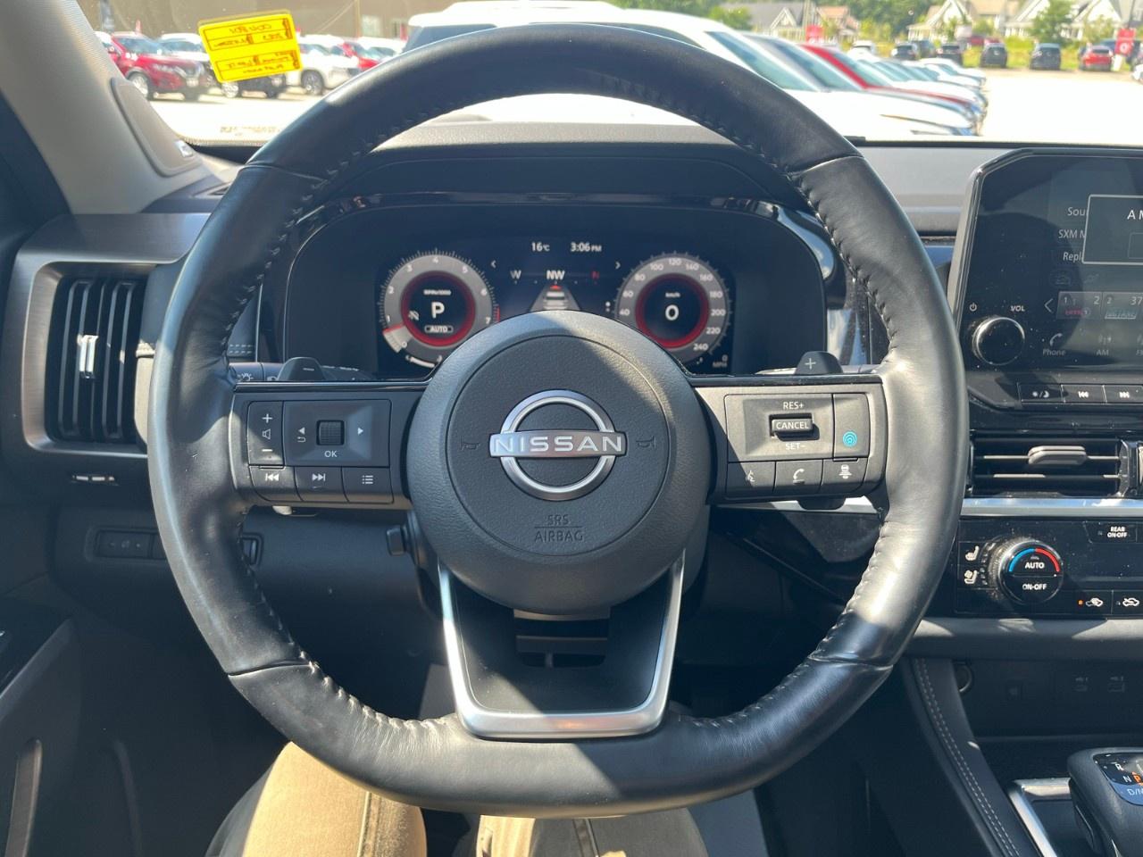 2023 Nissan Pathfinder Platinum 4WD Photo