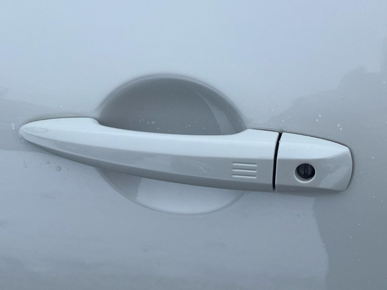 2023 Nissan Pathfinder Platinum 4WD Photo