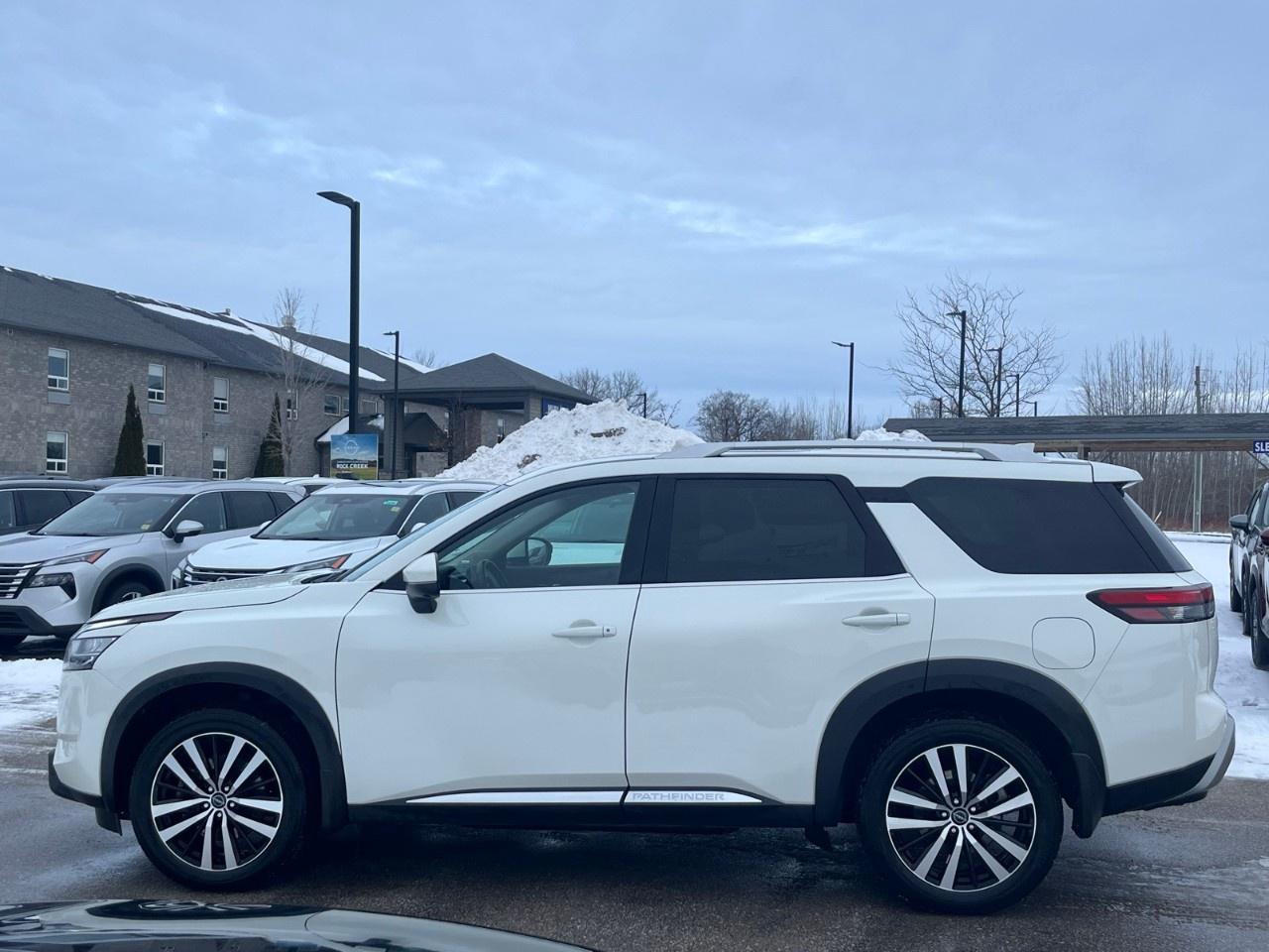 2023 Nissan Pathfinder Platinum 4WD Photo