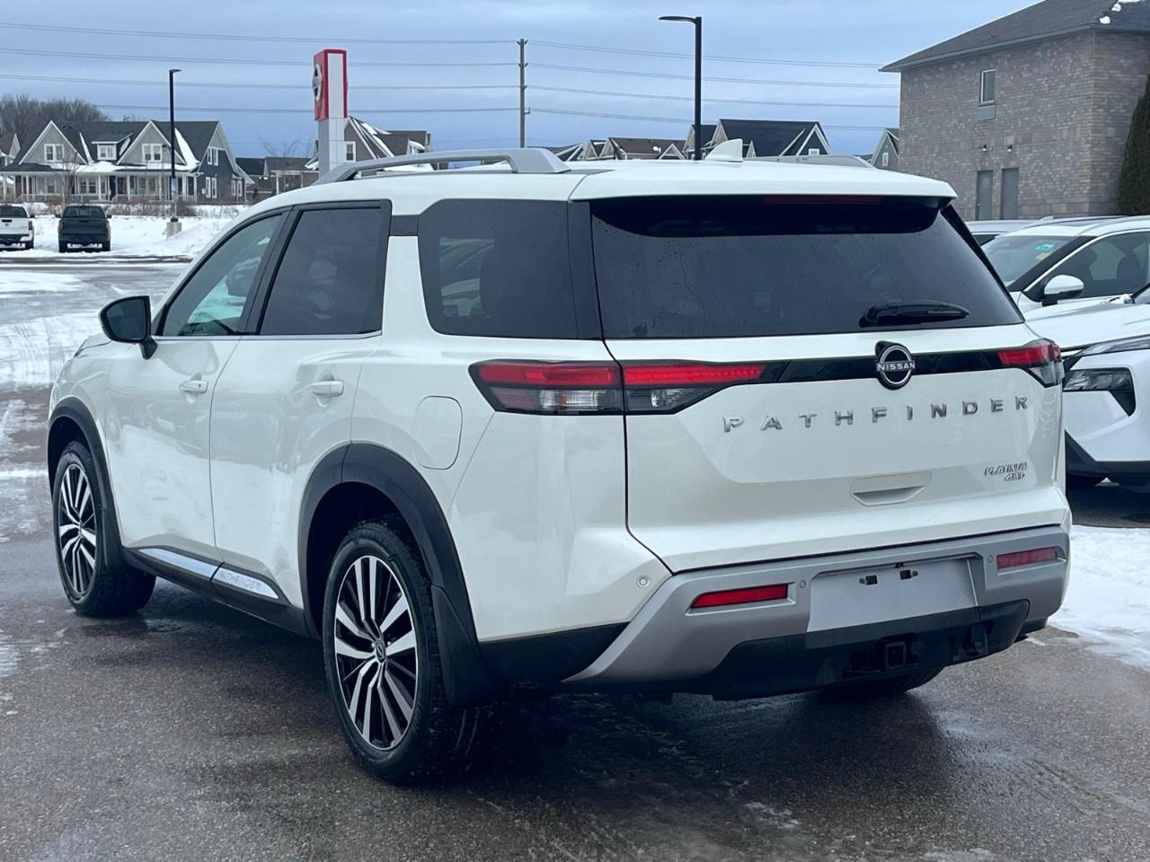 2023 Nissan Pathfinder Platinum 4WD Photo