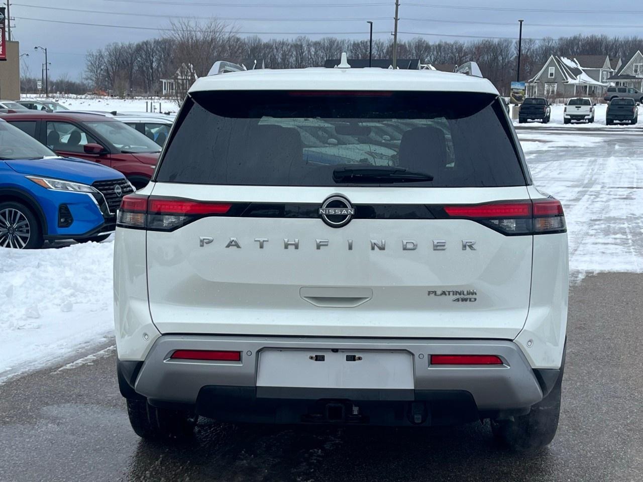 2023 Nissan Pathfinder Platinum 4WD Photo