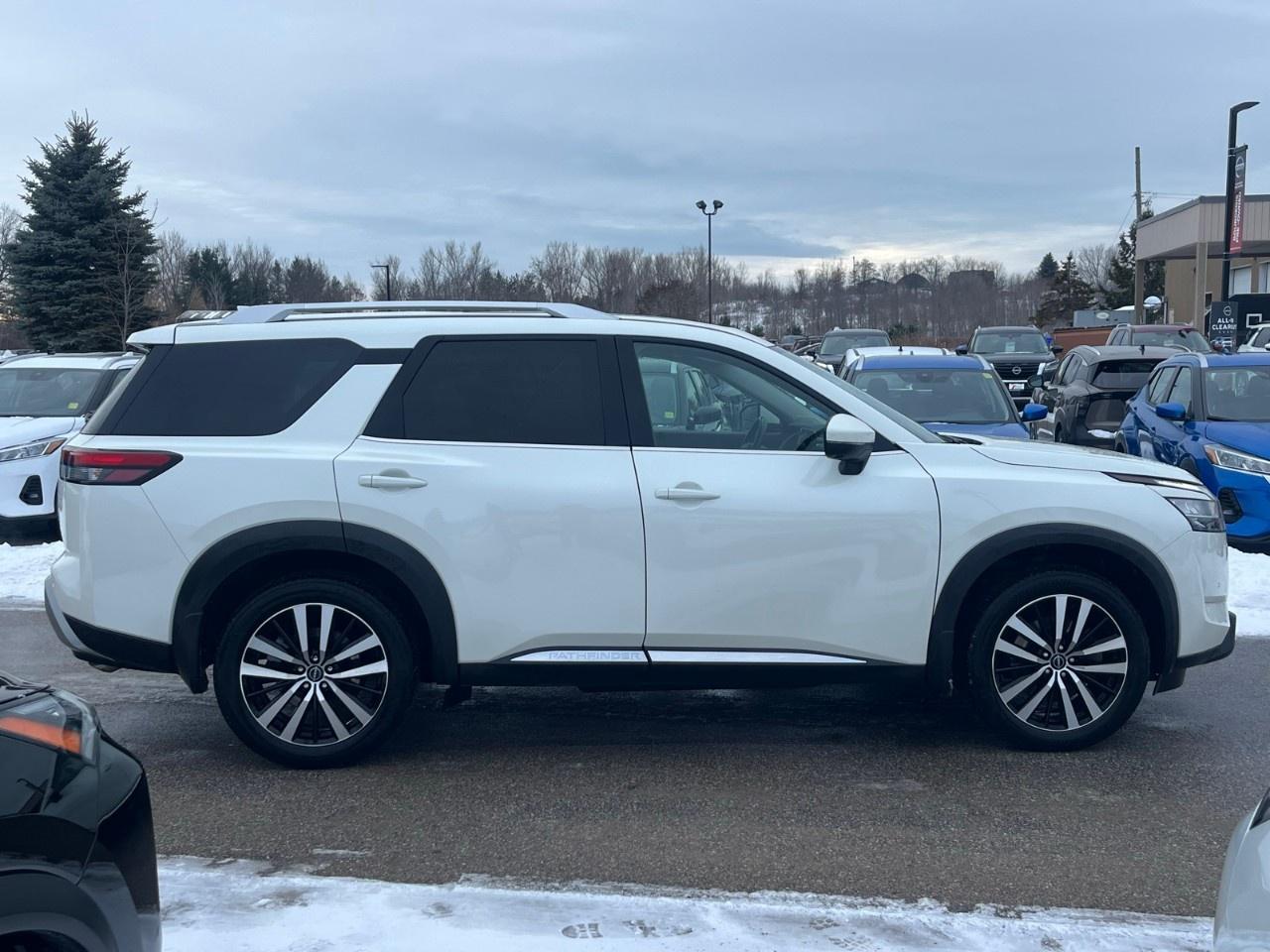 2023 Nissan Pathfinder Platinum 4WD Photo