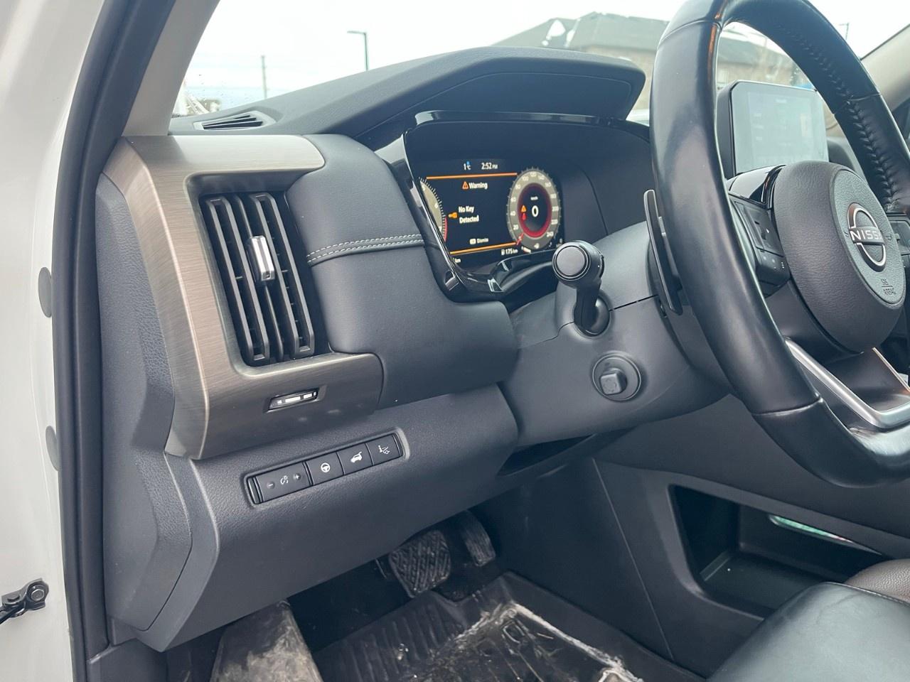 2023 Nissan Pathfinder Platinum 4WD Photo