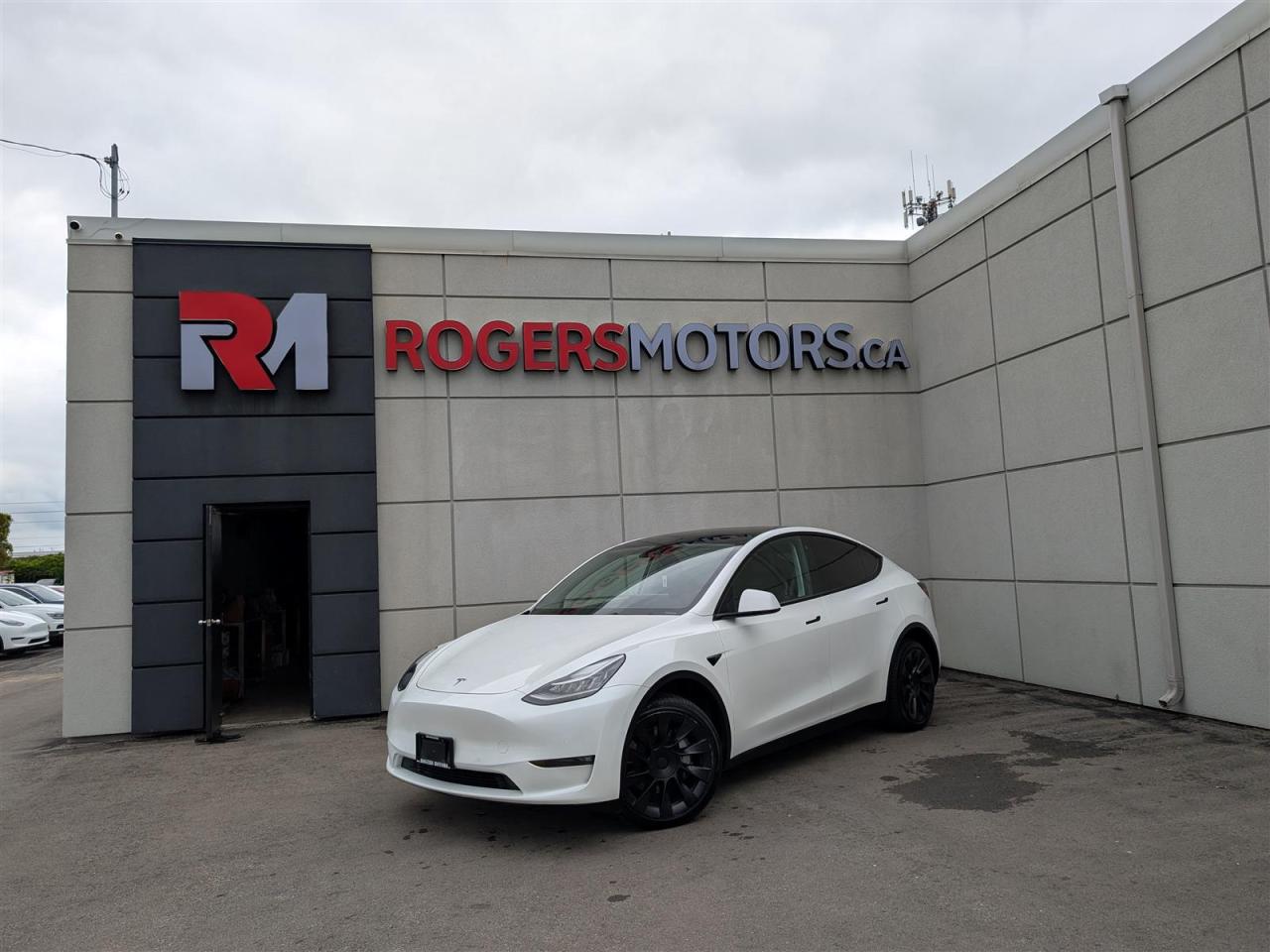 Used 2021 Tesla Model Y LONG RANGE AWD - DUAL MOTOR for sale in Oakville, ON