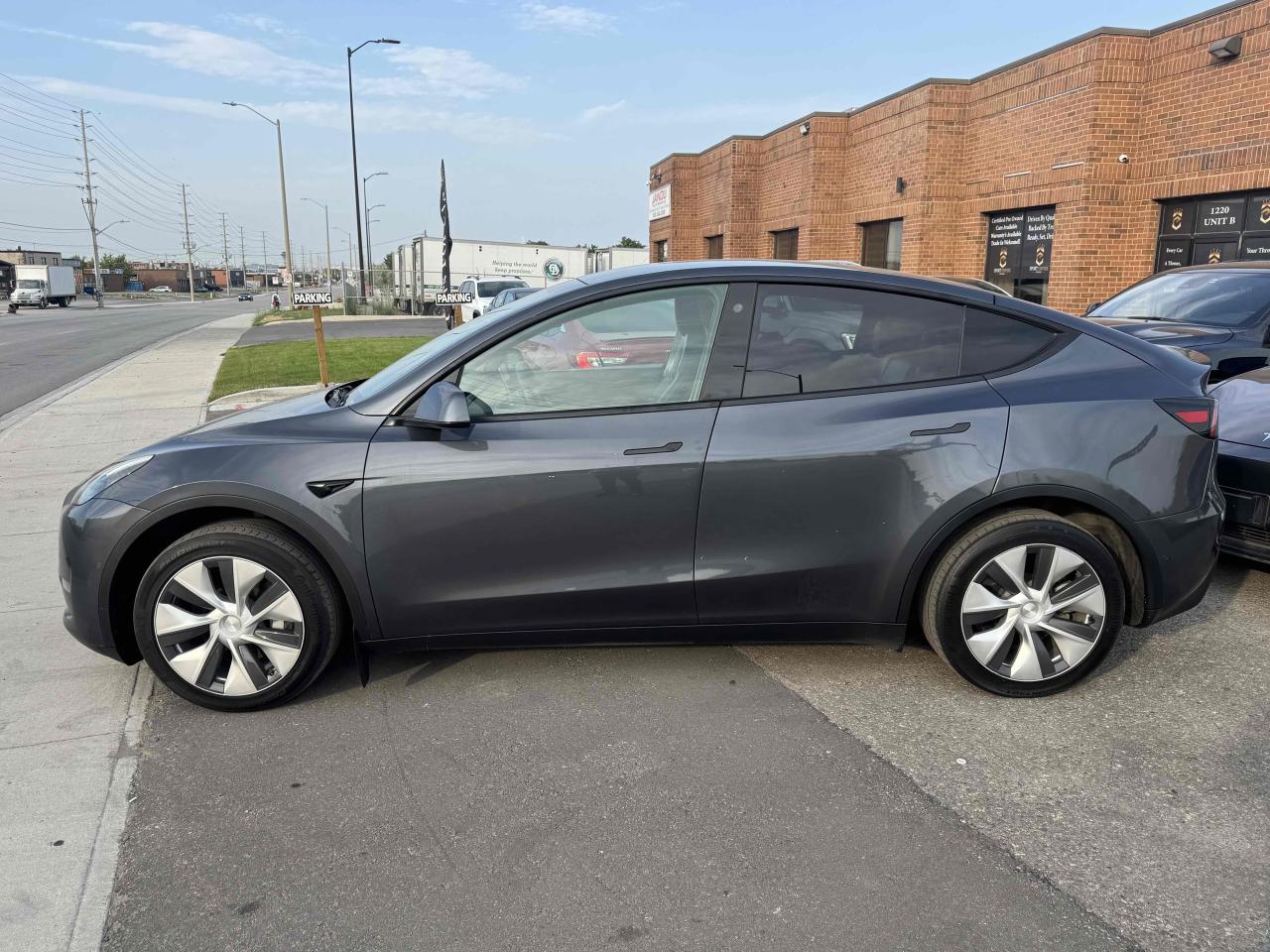 2022 Tesla Model Y LONG RANGE - Photo #8
