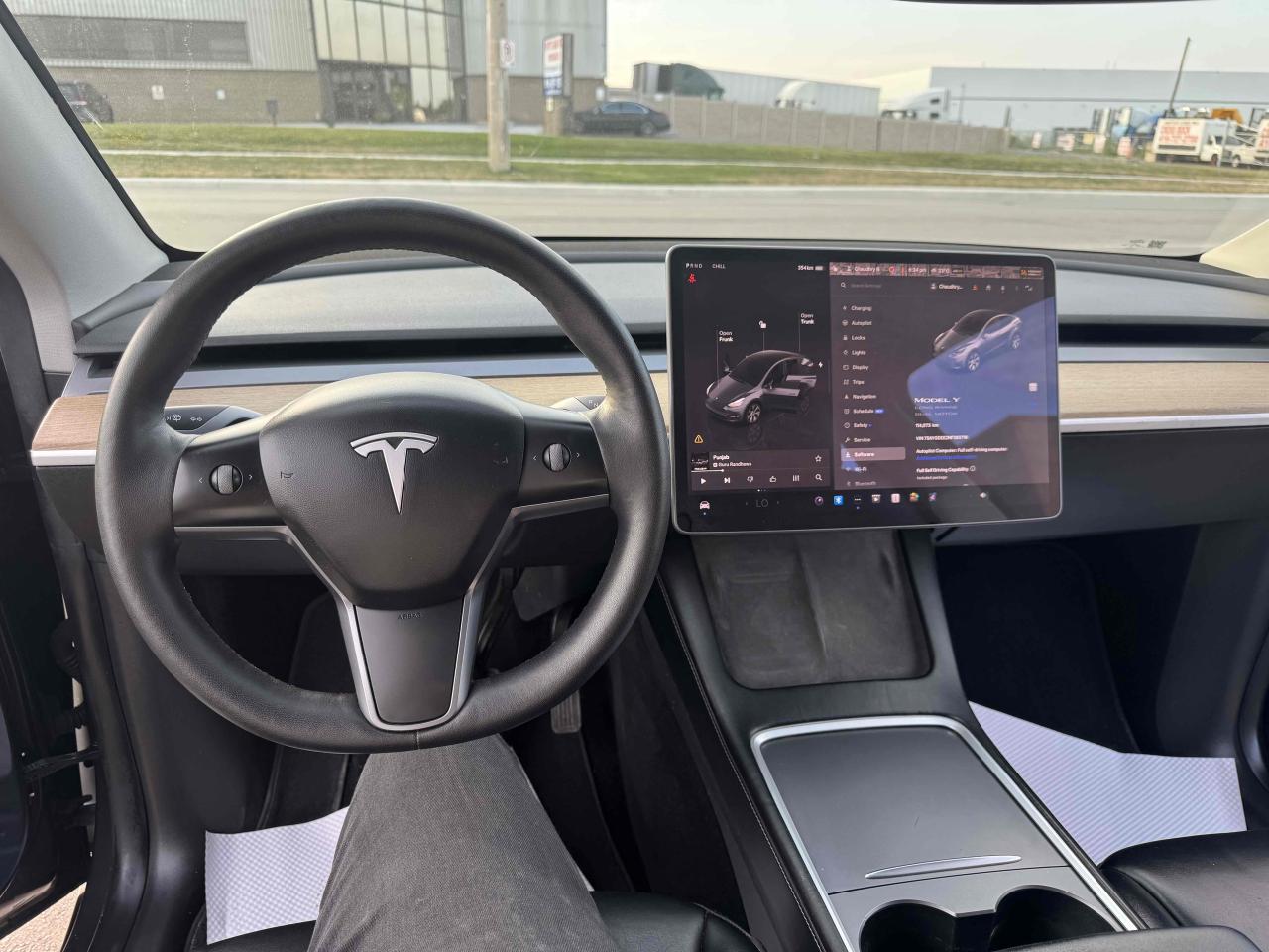 2022 Tesla Model Y LONG RANGE - Photo #15