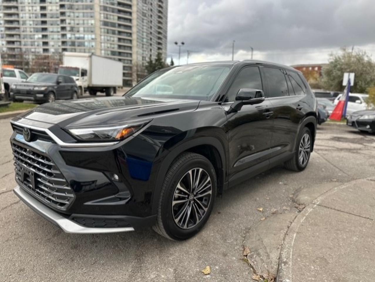 2024 Toyota Grand Highlander Hybrid MAX Platinum Photo2