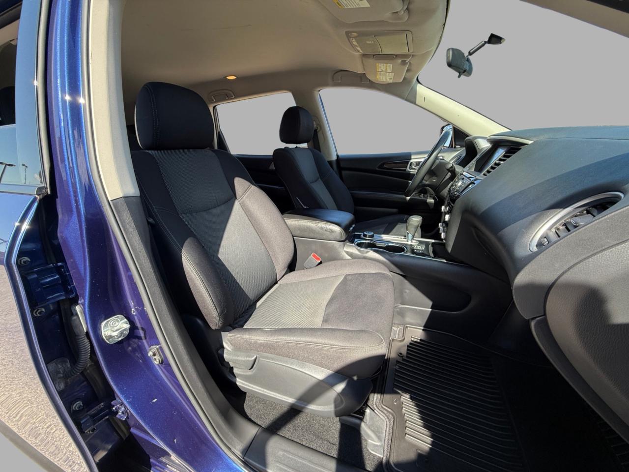 2018 Nissan Pathfinder SV 4X4 Photo