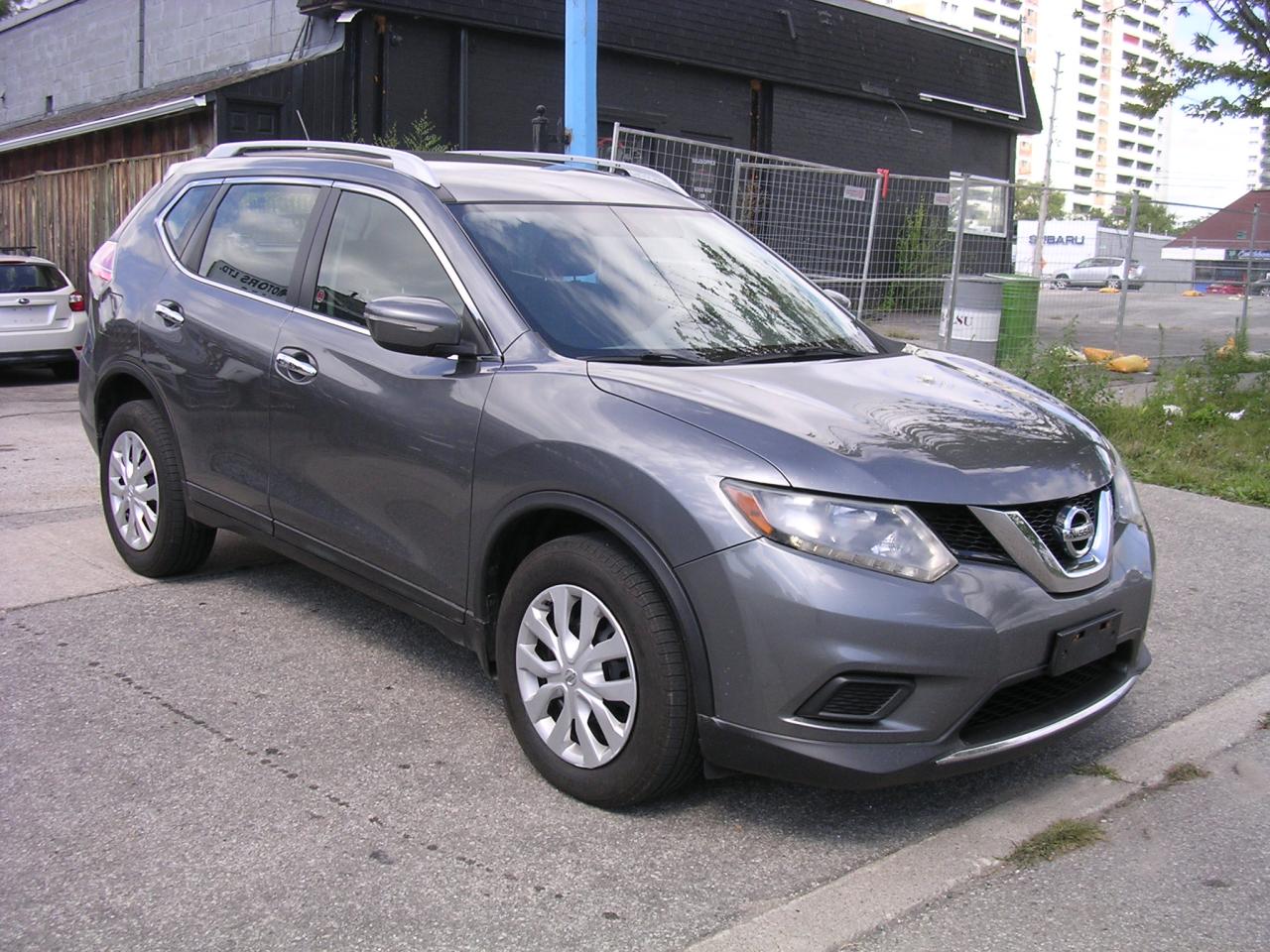 2015 Nissan Rogue S - Photo #2