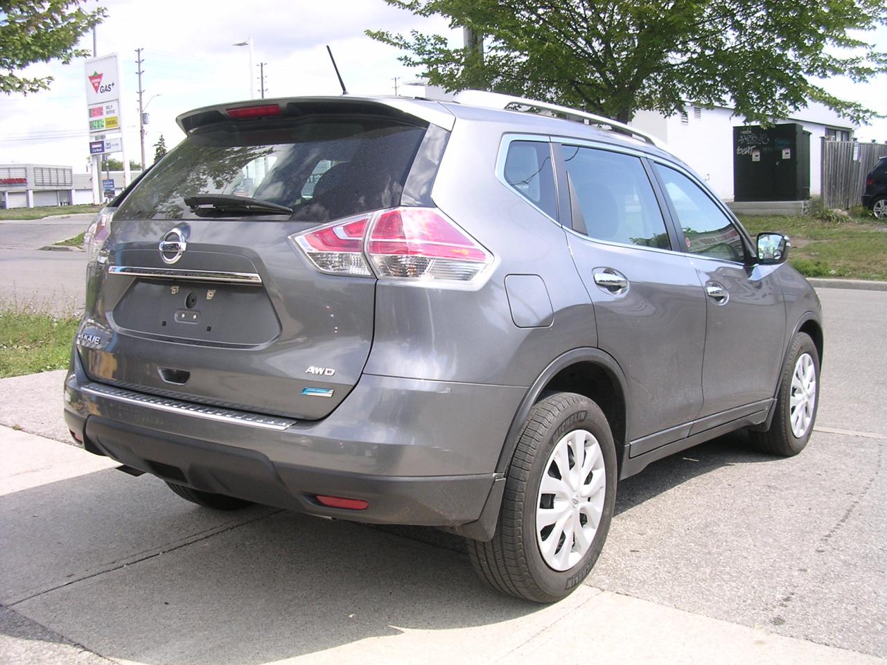 2015 Nissan Rogue S - Photo #3