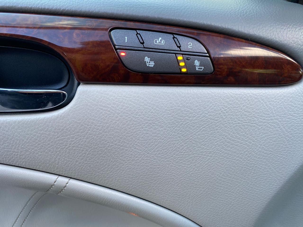 2010 Buick Lucerne CXL - Photo #14