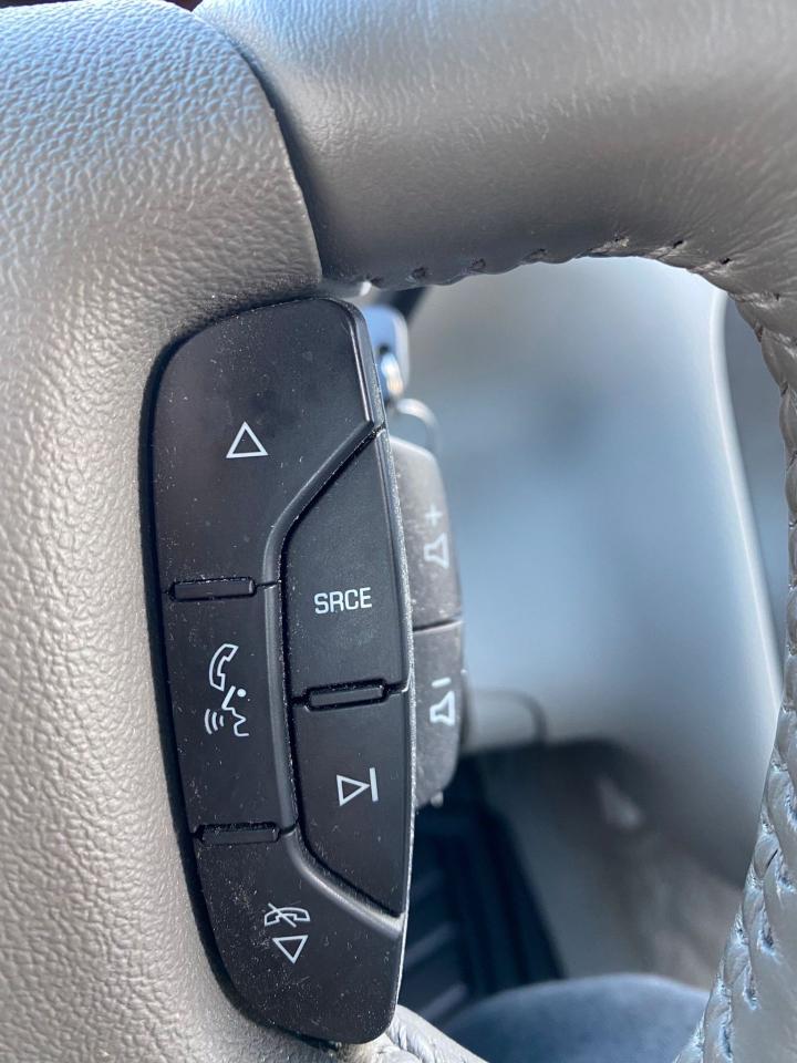 2010 Buick Lucerne CXL - Photo #18