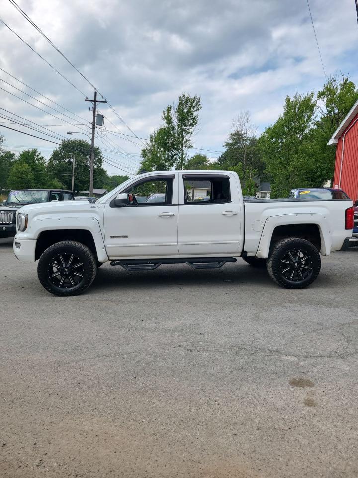 2018 GMC Sierra 1500 SLE - Photo #2