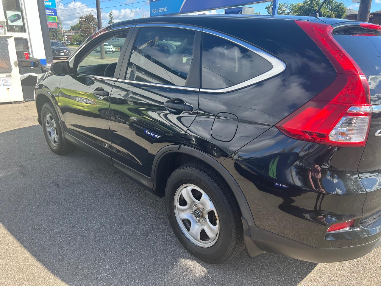 2015 Honda CR-V LX - Photo #4