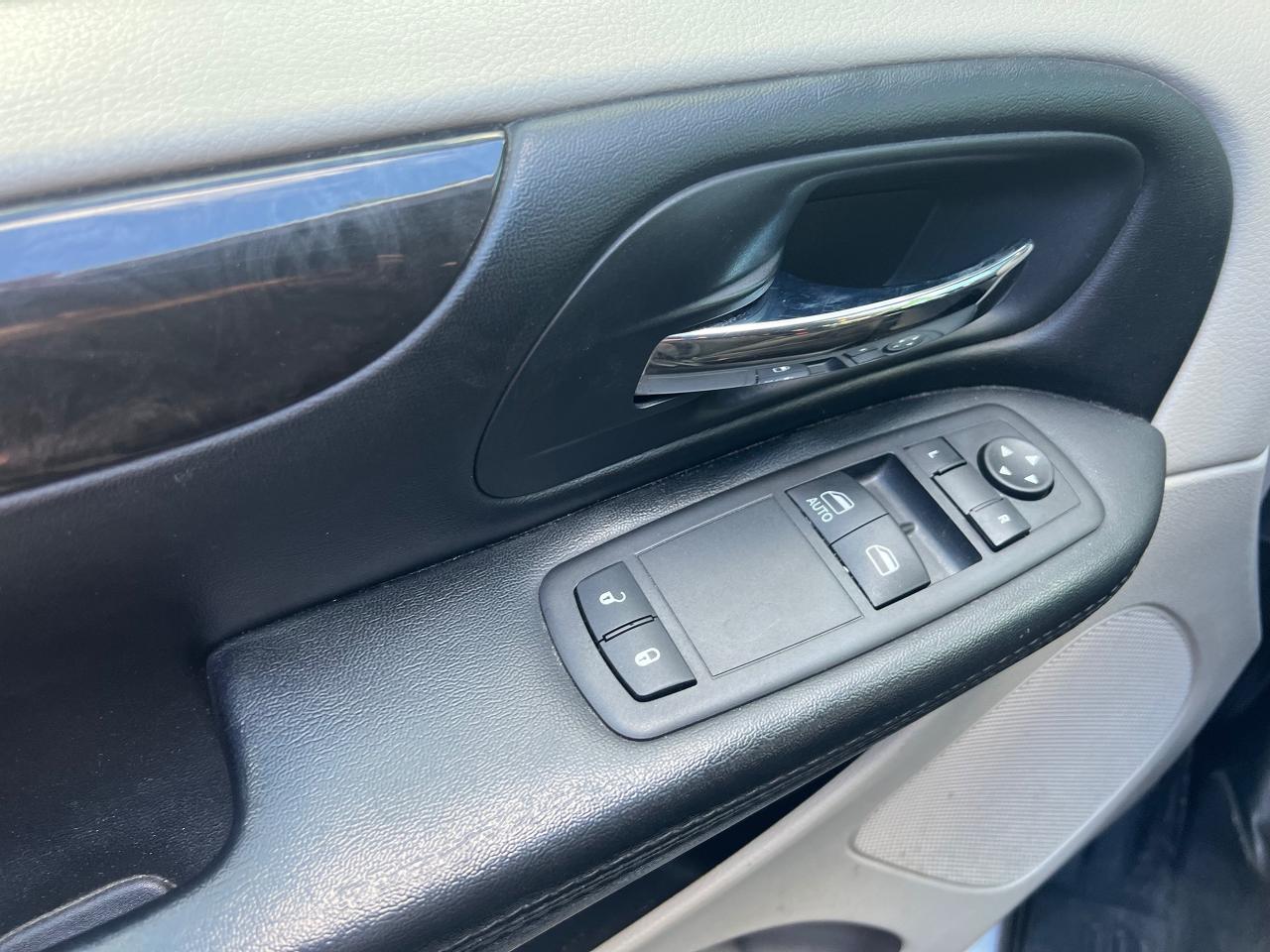 2016 Dodge Grand Caravan CANADA VALUE PACKAGE - Photo #8