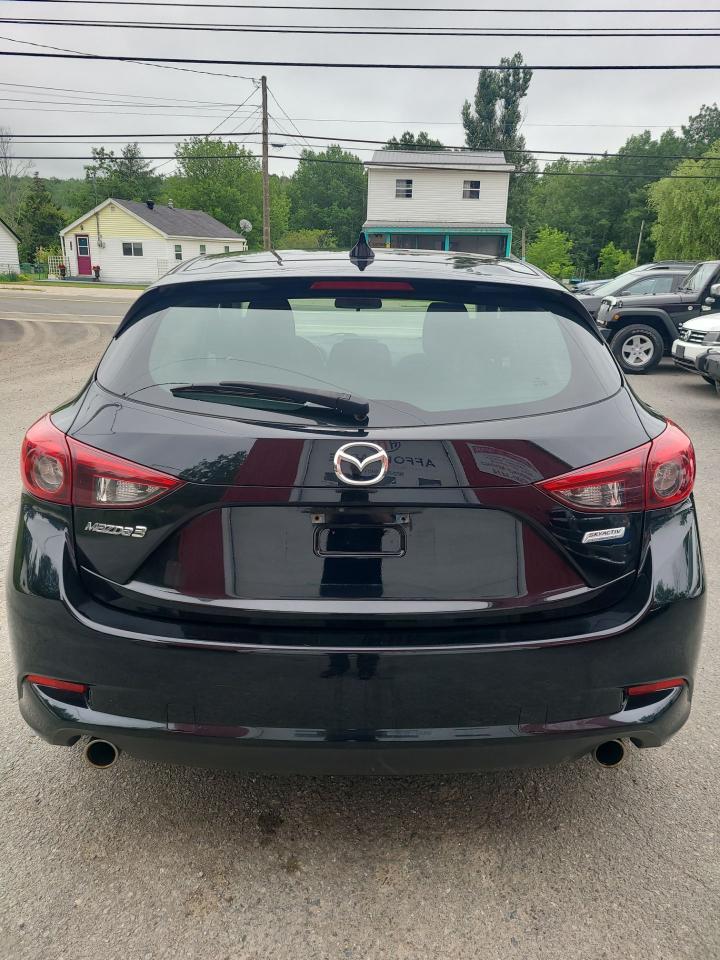 2018 Mazda MAZDA3 GT - Photo #4