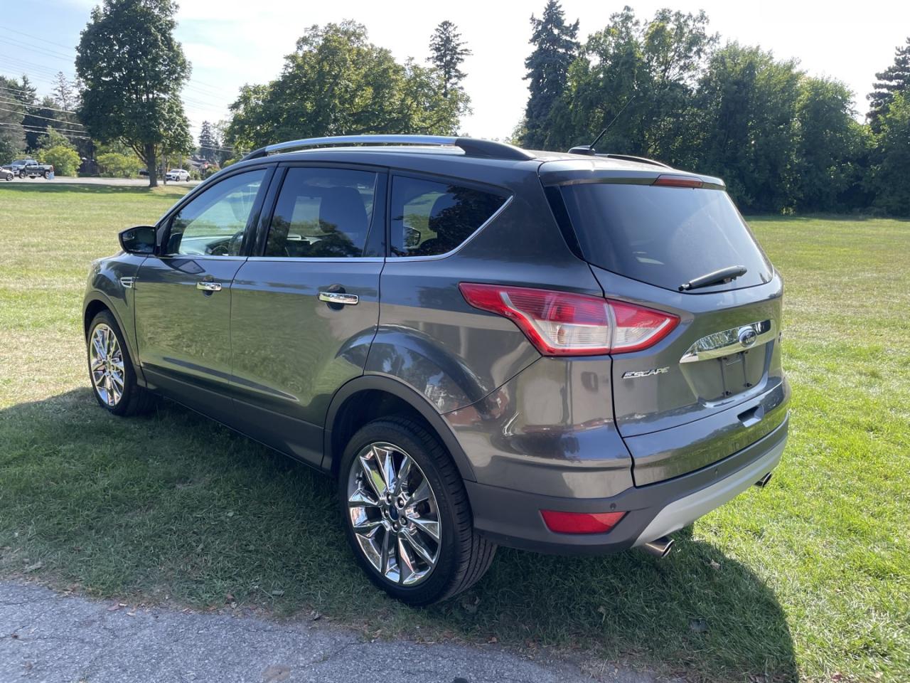 2016 Ford Escape SE 4WD *Leather /  Chrome Package Photo3