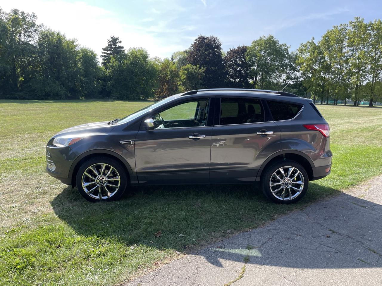 2016 Ford Escape SE 4WD *Leather /  Chrome Package - Photo #3