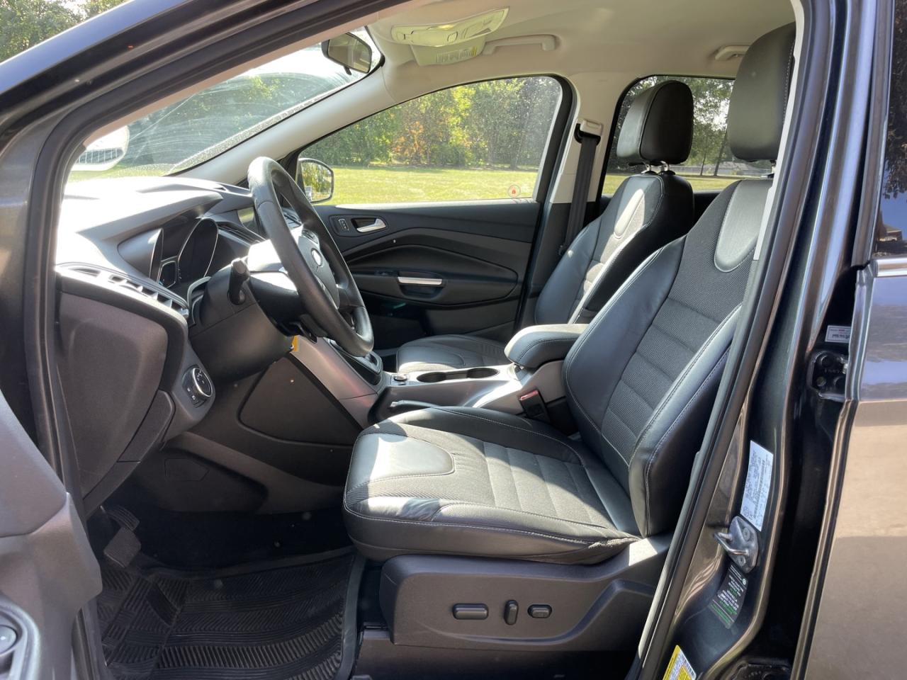 2016 Ford Escape SE 4WD *Leather /  Chrome Package - Photo #9