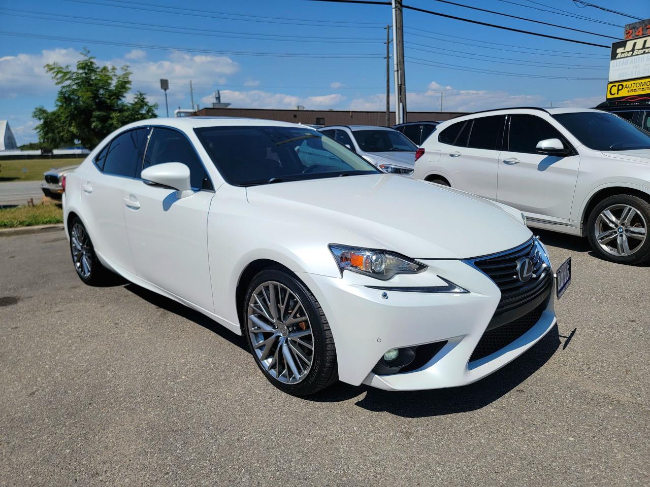 2015 Lexus IS 250 NAVI | AWD | CLEAN Photo2